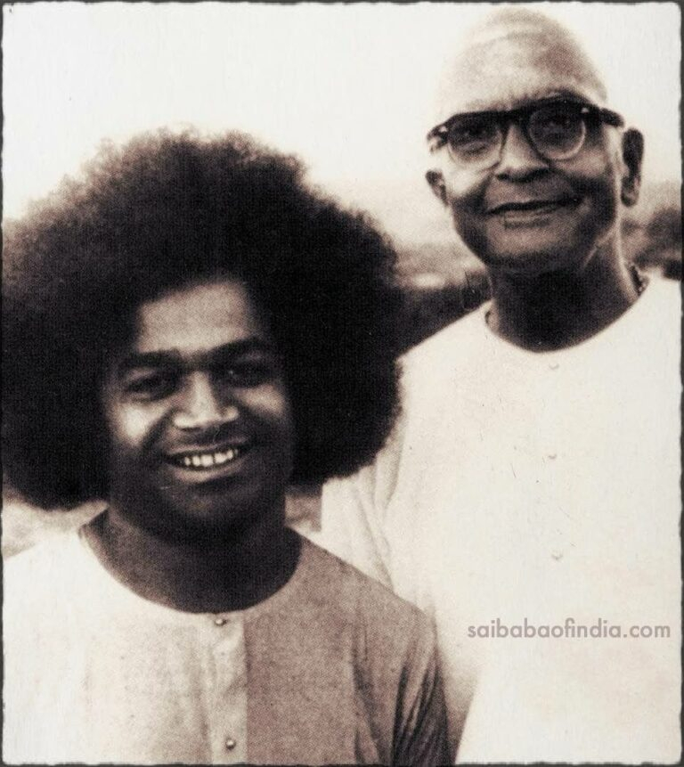 Sathya Sai Baba with devotee image