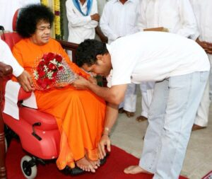 Sri Sathya Sai Baba blessing Sachin Tendulkar image