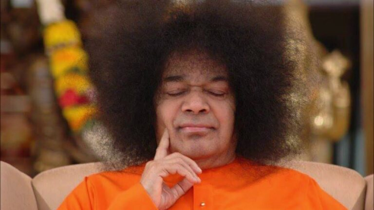 A woman from Australia and her two children, Sri Sathya Sai Baba Blessed His Devotee In Her Last Moments, Ganga Jatadhara