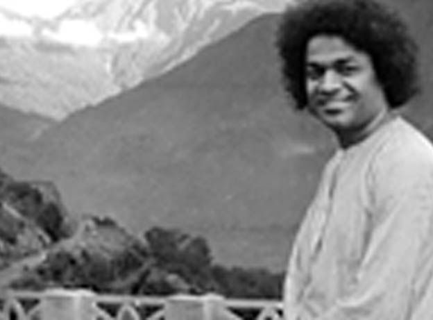 Shri Sathya Sai Baba sacred divine discourse picture