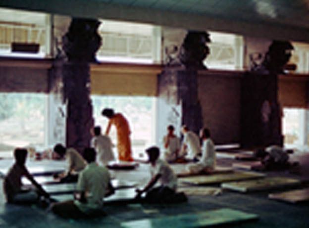 Shri Sathya Sai Baba sacred devotional bhajan image