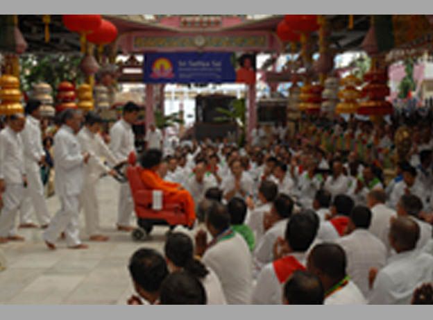 Shri Sathya Sai Baba divine smiling temple photo