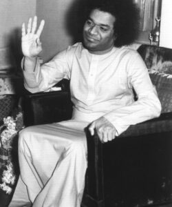 beautiful sri sathya sai baba old pictures black and white 6