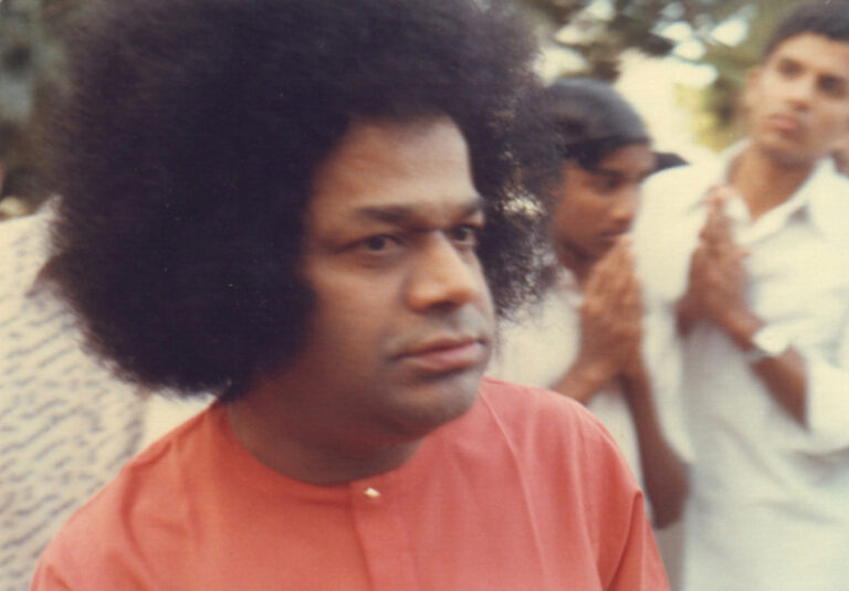 Shri Sathya Sai Baba divine compassionate blessing image