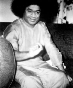 Bhagwan Shri Sathya Sai Baba serene spiritual gathering image