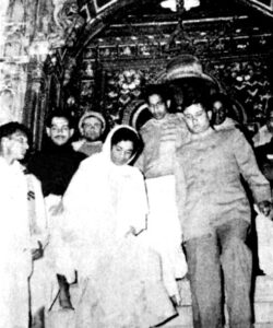 Bhagwan Shri Sathya Sai Baba spiritual discourse portrait picture