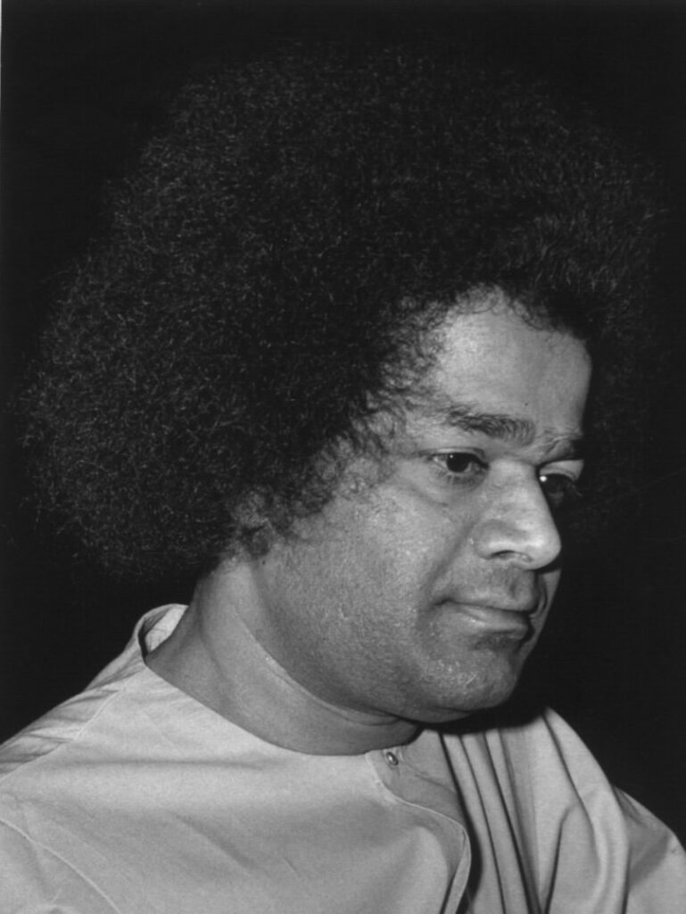 Bhagwan Shri Sathya Sai Baba spiritual discourse portrait picture