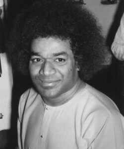 Shri Sathya Sai Baba serene spiritual gathering image