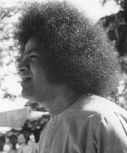 Bhagwan Shri Sathya Sai Baba spiritual discourse portrait picture