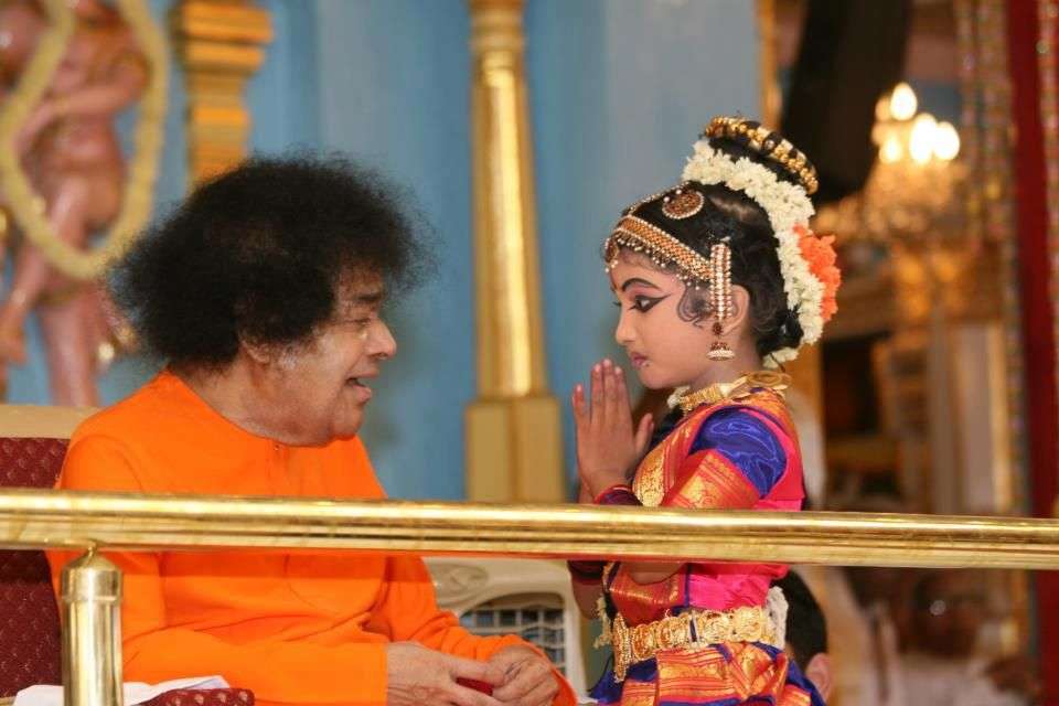 Silence is the Language of the Spiritual Seeker 67 Bhagwan Shri Sathya Sai Baba Folded Hands Greeting Image