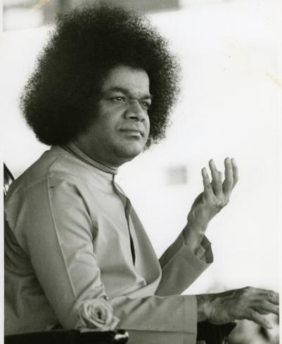 The Divine Revelation By Sri Sathya Sai Baba 54 Shri Sathya Sai Baba Sacred Throne Portrait Image