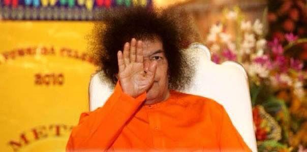 Shri Sathya Sai Baba Smiling Peaceful Darshan Photo