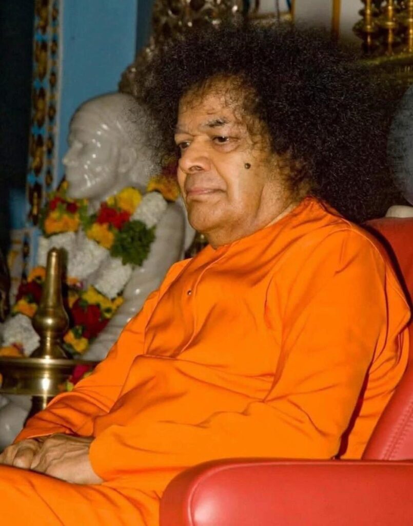 Shri Sathya Sai Baba Throne Blessing Picture