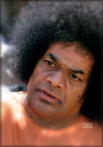 Bhagwan Shri Sathya Sai Baba serene darshan picture, Chalanda Sai Ma and Bhagavan Sri Sathya Sai