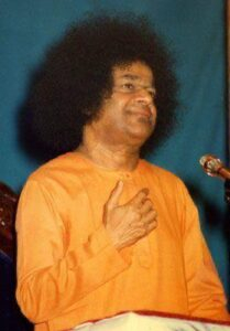 Shri Sathya Sai Baba speaking picture