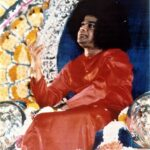 Shri Sathya Sai Baba giving divine discourse