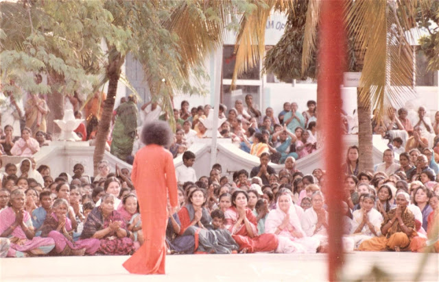 Sai Baba: Love on Two Feet - By Aditya Seshamani 55 Shri Sathya Sai Baba love and blessings image