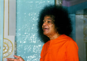 Shri Sathya Sai Baba giving discourse