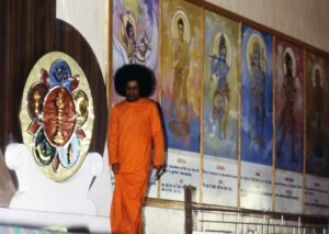 Sri Sathya Sai on: Why does an Avatar descend?
