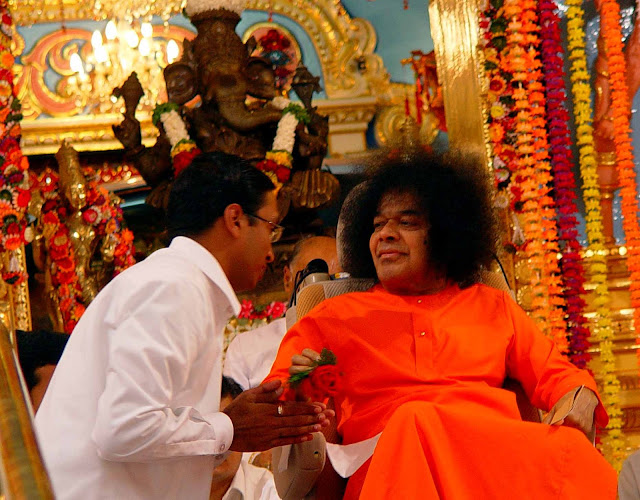 Bhagwan Shri Sathya Sai Baba meditation spiritual portrait image