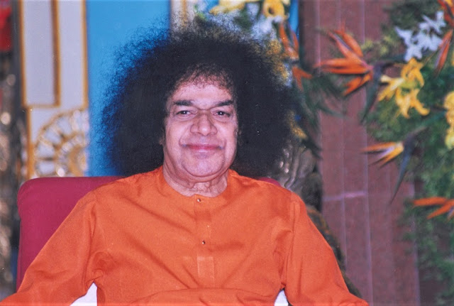 Lesson on Whistle Blowing 56 Bhagwan Shri Sathya Sai Baba devotion image