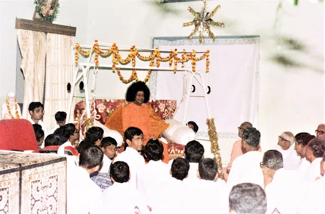 Sathya Sai Baba blessing hostel devotees image