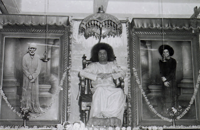Bhagwan Sathya Sai Baba orange robe portrait photo