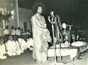 Members Study Swami’s Teachings at Regional Conference