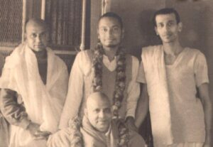 Swami Sivananda with devoted disciples