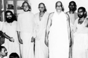 Swami Sivananda with disciples group photograph image