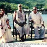 Sri Gurudev with Major General Sharma image