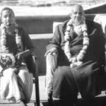 Swami Sivananda with disciple during Dhyana meditation