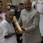 Swami Sivananda receiving Padma Shri national honor