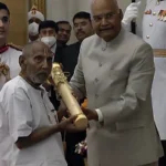 Swami Sivananda receiving Padma Shri national honor