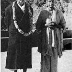 His Holiness Sri Swami Venkatesananda Saraswati with devotee