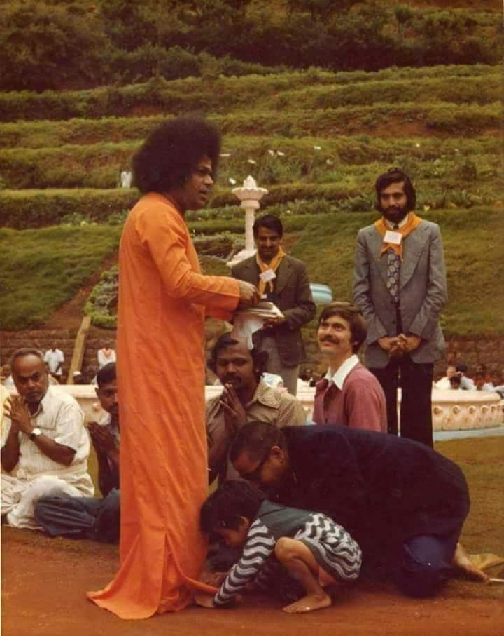 Sathya Sai Baba with devotees in Ooty.