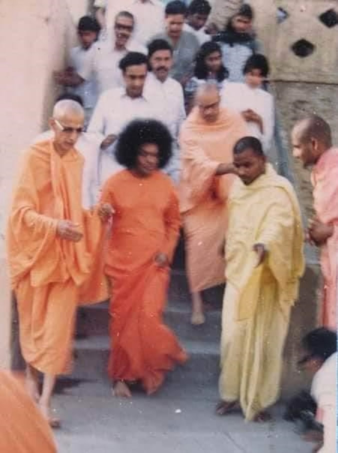 swami in rishikesh with swami chitmayananda